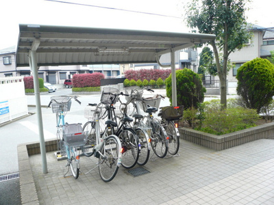 自転車はコチラへ