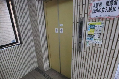 エレベーターあります。