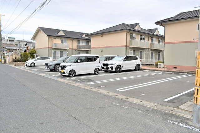 楠小路　B棟の駐車場|駐車場