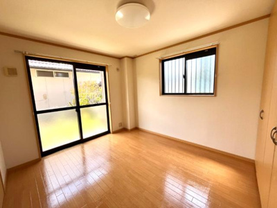 【内装】 | エスポア・コンフォース | 南側洋室