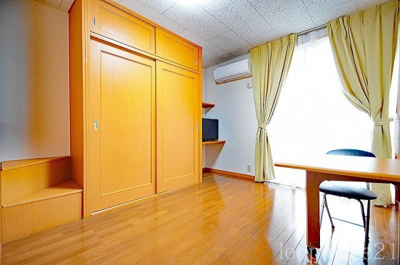 【居間・リビング】 | レオパレスＭＡＲＩＮⅡ | ※設備・使用は号室により異なる為、現況を優先いたします。