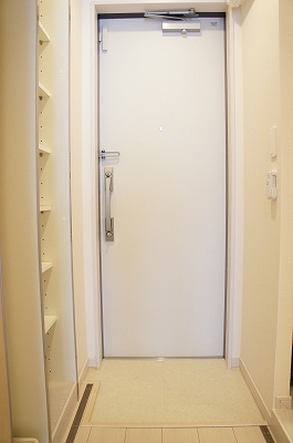 リブリ・Na.Naの玄関