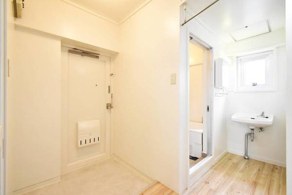 ビレッジハウス吉田宮小路1号棟の玄関|ビレッジハウスの同一物件・同一タイプの間取りの写真です