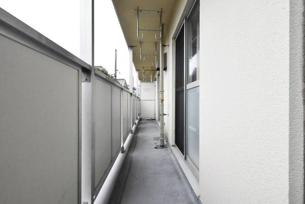 ビレッジハウス吉田宮小路1号棟のバルコニー|ビレッジハウスの同一物件・同一タイプの間取りの写真です