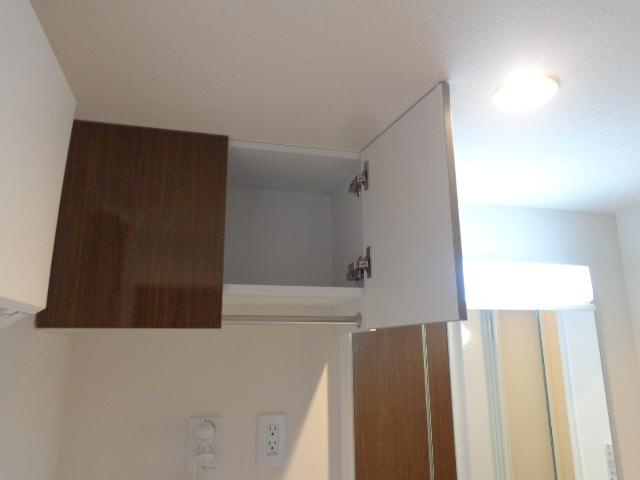 ディアコートⅠの収納|洗濯機置場上収納