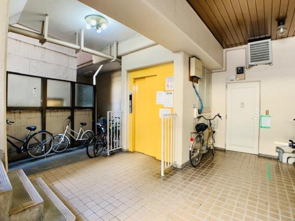 ハウスチェリー上馬のエントランス