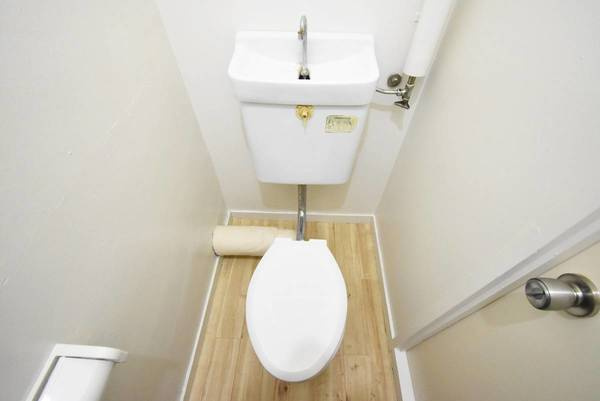 ビレッジハウス大泉2号棟のトイレ|ビレッジハウスの同一物件・同一タイプの間取りの写真です