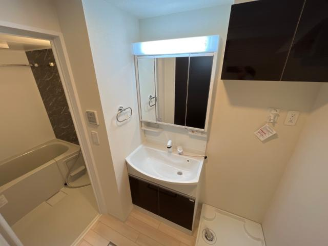 グラティテュードの洗面所|洗髪洗面化粧台