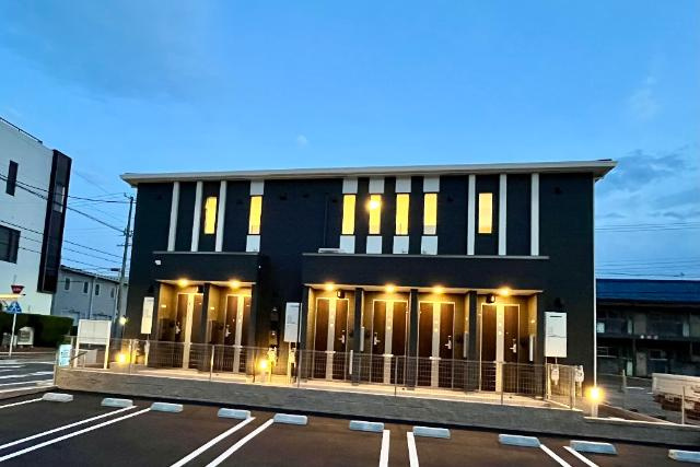 グラティテュードの外観|外観写真（夜）