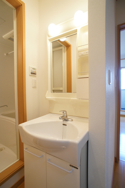 オリエンタルコート高根台の洗面所