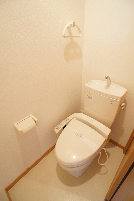 オリエンタルコート高根台のトイレ