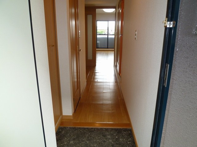 メゾン・ディナスティの玄関