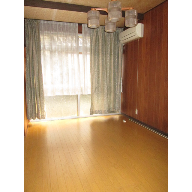 岐阜市岩田坂４丁目の一戸建ての居間・リビング|1階洋室