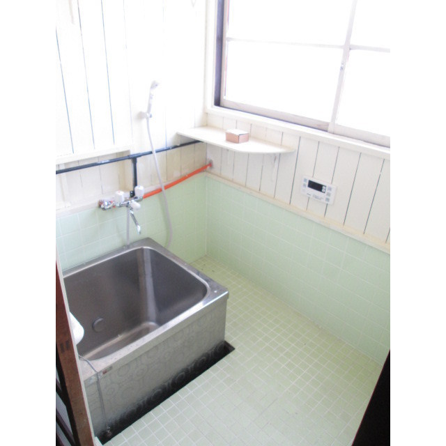 岐阜市岩田坂４丁目の一戸建ての浴室