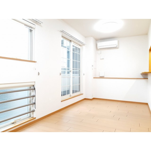 ファーストパートナーズの居間・リビング