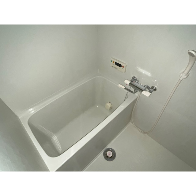 各務原市那加野畑町１丁目のアパートの浴室