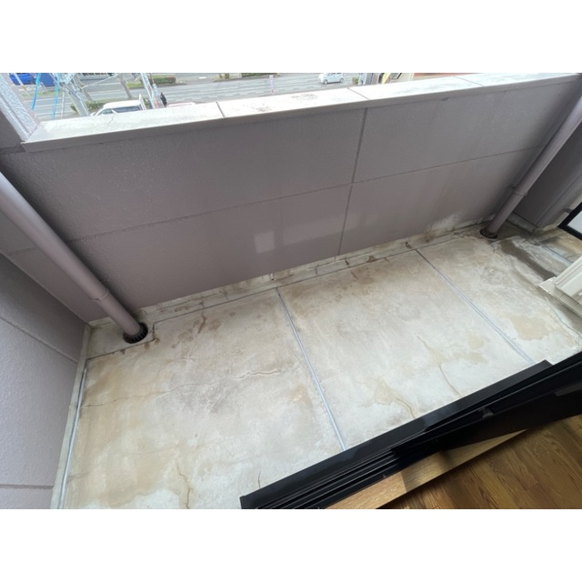 各務原市那加野畑町１丁目のアパートのバルコニー