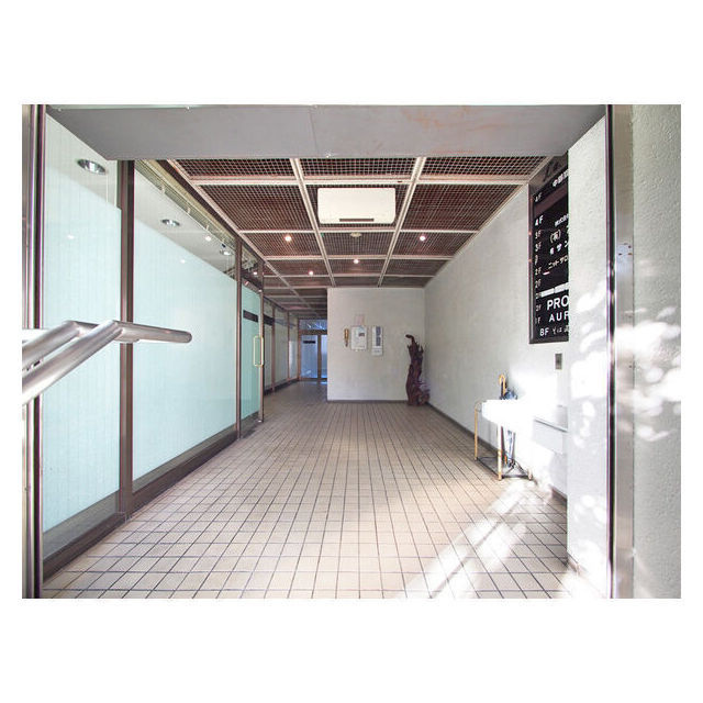 ラ・アリスビルのエントランス