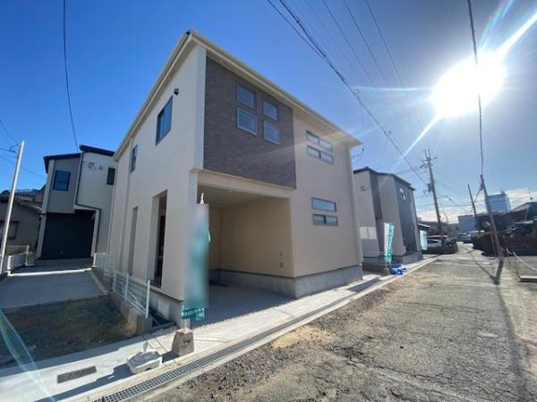 【前面道路含む現地写真】