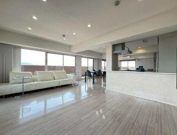 【居間・リビング】 | 朝日プラザシティサザンコーストＡ棟　中古マンション