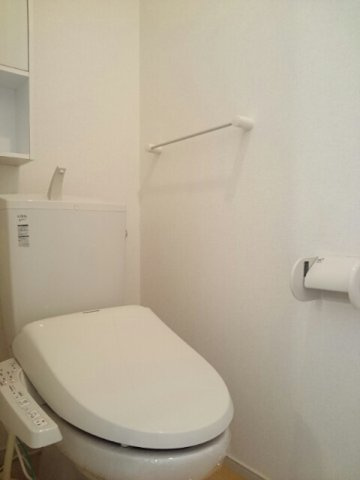 ネオファースト西新庄のトイレ|落ち着いたトイレです