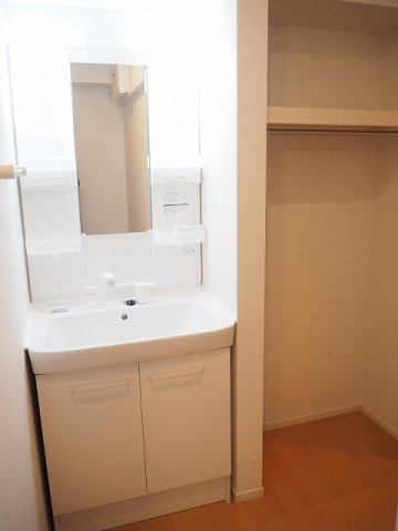 Ｃｕｏｒｅの洗面所|明るい洗面所です