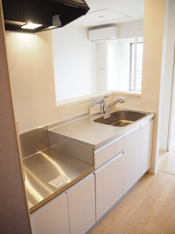 Ｃｕｏｒｅのキッチン|コンパクトなキッチンで掃除もラクラク