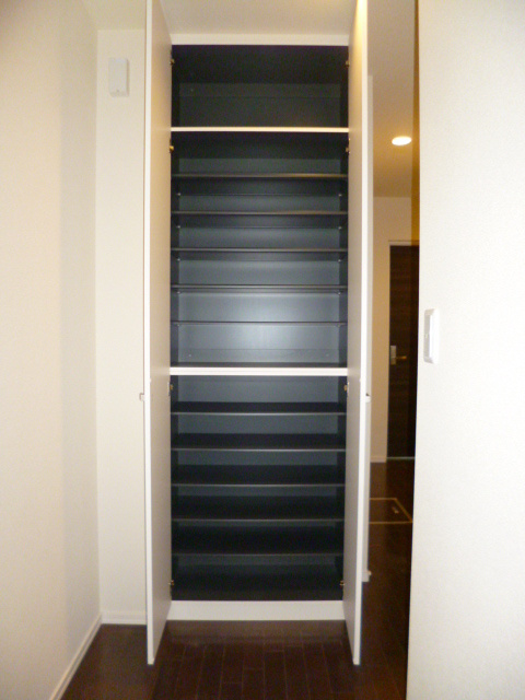 ＳＰＩＡＮＯⅡの玄関|★大型シューズＢＯＸ★