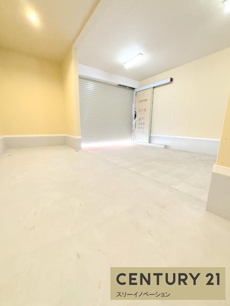 大正区千島ガレージハウスの駐車場