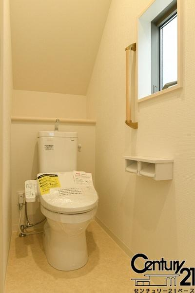 奈良市南京終町３丁目 Ａ号棟 ／新築一戸建の内観：施工例|■ウォシュレット付きのお手洗いです！■