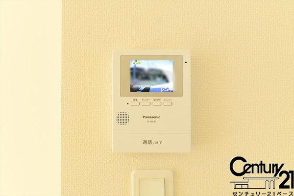 奈良市南京終町３丁目 Ｂ号棟 ／新築一戸建の内観：施工例|■ＴＶモニター付きインターホンで防犯対策もバッチリ。来客も一目でわかり安心です。■