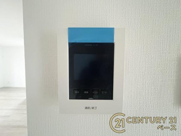 奈良市南京終町３丁目 Ｂ号棟 ／新築一戸建の内装|■ＴＶモニター付きインターホンで防犯対策もバッチリ。来客も一目でわかり安心です。■