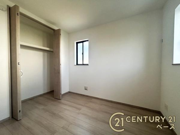 奈良市南京終町３丁目 Ｃ号棟 ／新築一戸建の内観：施工例|■ＴＶモニター付きインターホンで防犯対策もバッチリ。来客も一目でわかり安心です。■