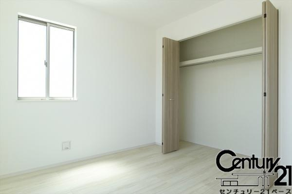 奈良市南京終町３丁目 Ｃ号棟 ／新築一戸建の内観：施工例|■冬物のコートや小物など、たっぷり収納可能！■
