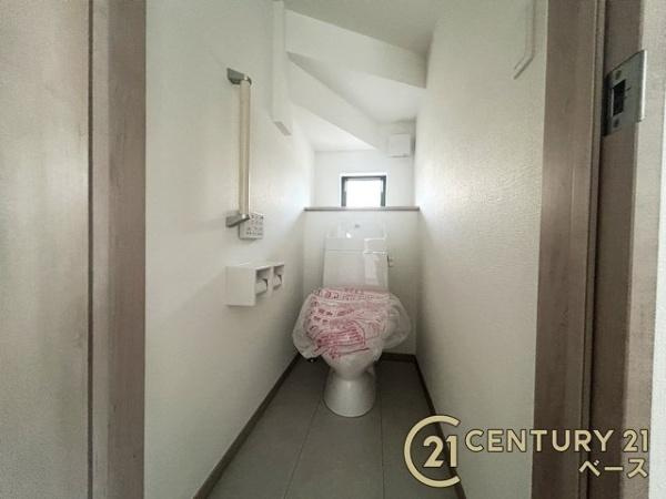 奈良市南京終町３丁目 Ｃ号棟 ／新築一戸建の内観：施工例|■ウォシュレット付きのお手洗いです！■
