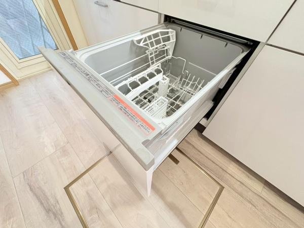 横浜市旭区本村町の中古一戸建のキッチン|忙しい時に助かる食洗器付きキッチンです！