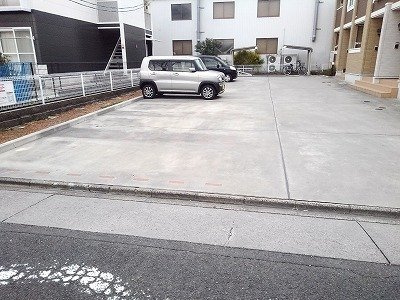フレーシュの駐車場