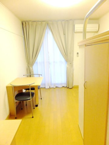 レオパレスＮＯＢＵコートの居間・リビング