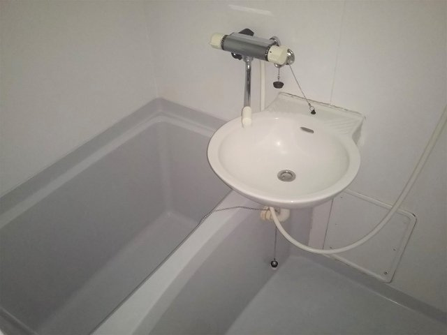 レオパレスサンライズヒル花見川の浴室