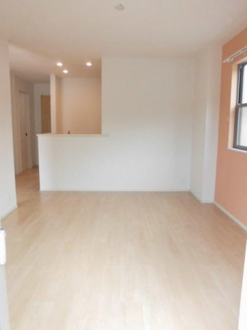 カーサ　フェニーチェⅡの居間・リビング