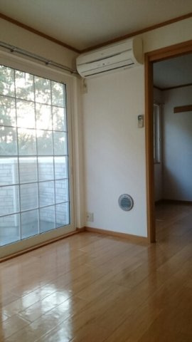 サニーフォレストの居間・リビング