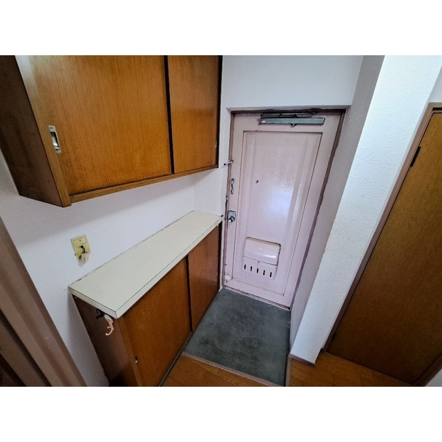 寿ハイツの玄関