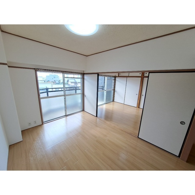 寿ハイツの居間・リビング