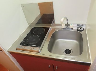 レオパレス藤のキッチン|2口の電気コンロまたはIHコンロとなります