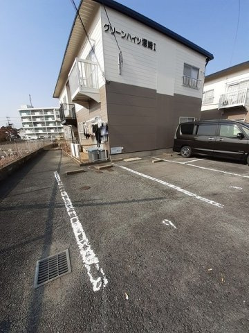 グリーンハイツ塚崎Ａの駐車場