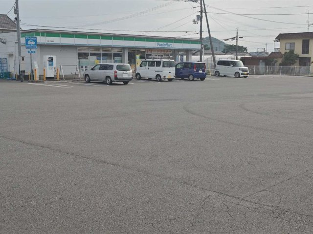 レオパレス与奈泉の周辺