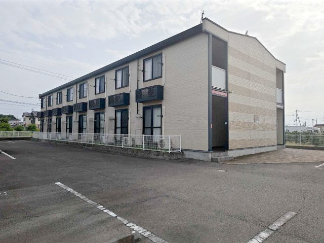 レオパレス与奈泉の外観