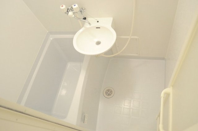 レオパレス与奈泉の浴室|備品や設備仕様は号室等により異なります現地をご確認下さい。