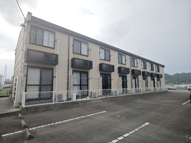 レオパレス与奈泉の外観