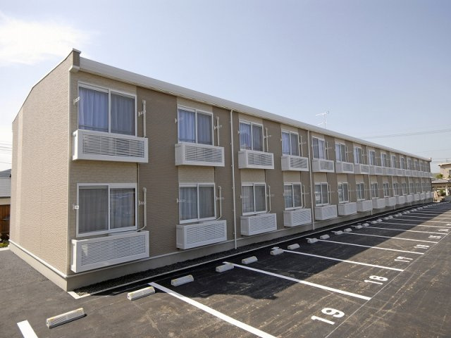 レオパレス松木の外観